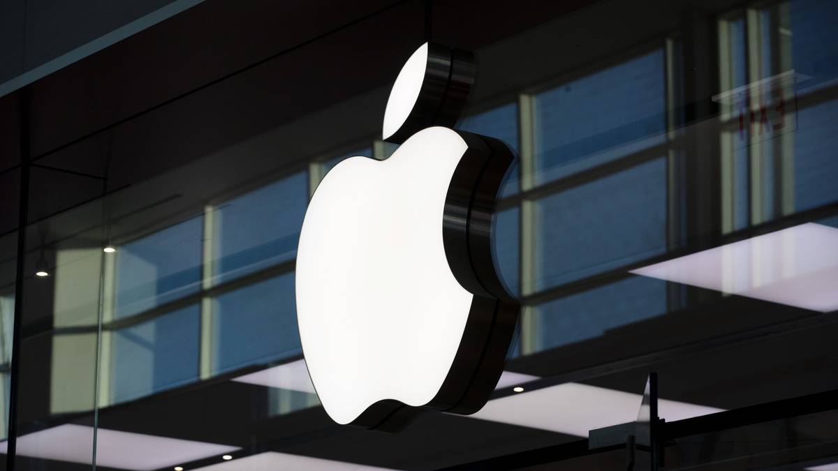 Apple fecha oito lojas nos EUA por surto de Covid-19
