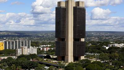 Bancos desconfiam de corte de juros na América Latina - com exceção do Brasildfd