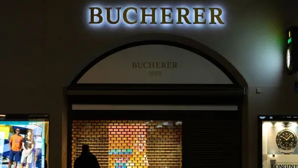 Rolex compra Bucherer em estratégia para entrada da marca de luxo no varejodfd