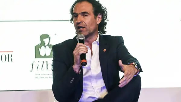 Fico Gutiérrez busca financiar crecimiento de Colombia y frenar deudadfd