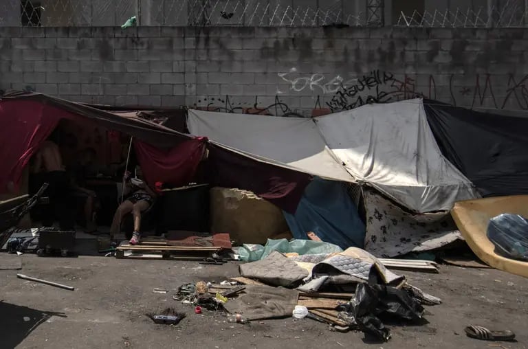 Abrigos improvisados ocupam calçadas no centro de São Paulo, 26 de outubro.Fotógrafo: Jonne Roriz / Bloombergdfd