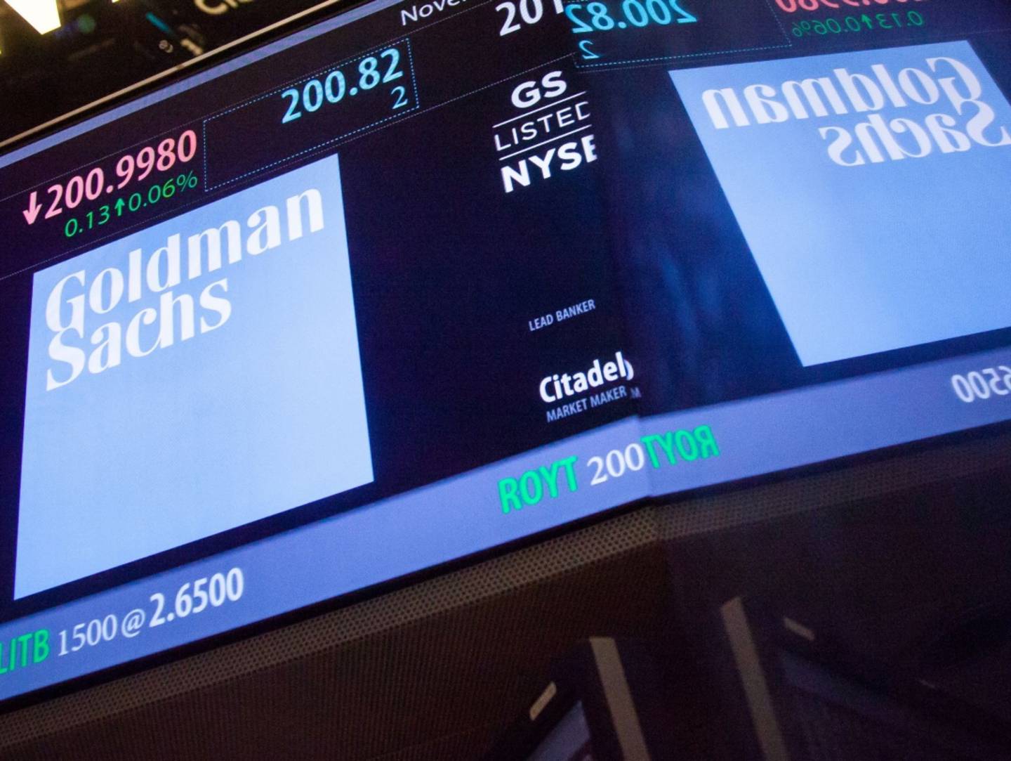 Goldman Sachs Group Inc, en el piso de la Bolsa de Valores de Nueva York (NYSE) en Nueva York, Estados Unidos, el viernes 11 de noviembre de 2016.