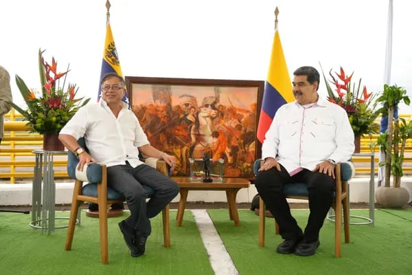 Petro viajó a Venezuela en busca de alianza de Ecopetrol con PDVSA