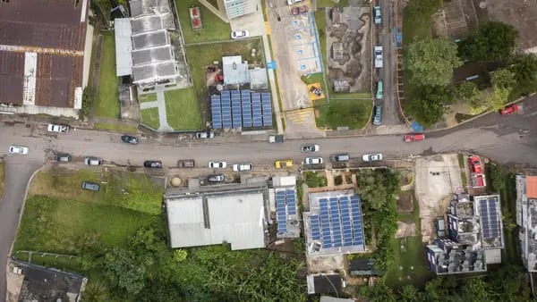 In Blackout-Prone Puerto Rico a Solar Microgrid Is a Small Town’s Lifeline dfd