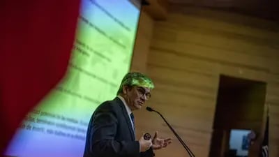 Mario Marcel, ministro de Hacienda de Chile, habla durante un evento de la Universidad Adolfo Ibañez en Santiago de Chile, el 19 de agosto de 2022. Fotógrafo: Cristóbal Olivares/Bloomberg