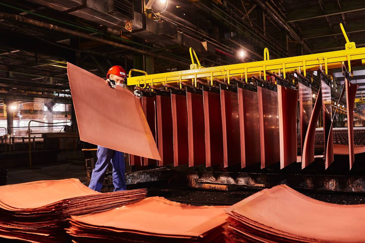 Caída de producción de cobre en Chile se extiende ante dificultades en minas