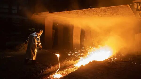 ArcelorMittal vê queda na demanda global de aço com guerra na Ucrâniadfd