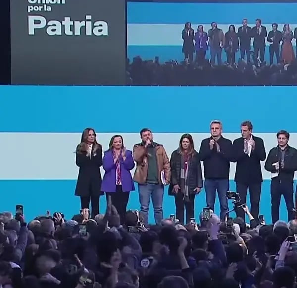 El dirigente social compartió escenario con Massa y el resto de los candidatos de la coalición oficialista