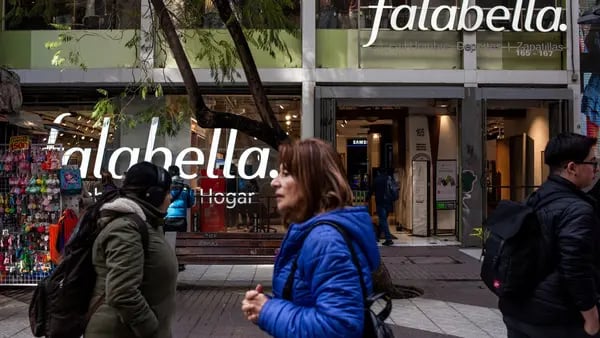 Falabella se reorganiza: fusiona equipos de e-commerce y tiendas por departamentodfd