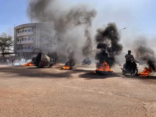 Quarto maior país do continente africano vem passando por manifestações contra o governo, afirmando que este fracassou em conter a insurgência islâmica