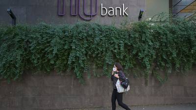 Bancos mandam vender Nubank, mas ação dispara 37% na semanadfd