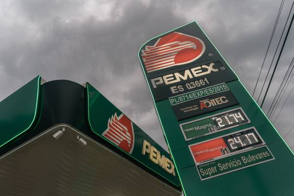 Mexico Probes Executive at Pemex’s Trading Arm for $1 Million Storage Paymentdfd