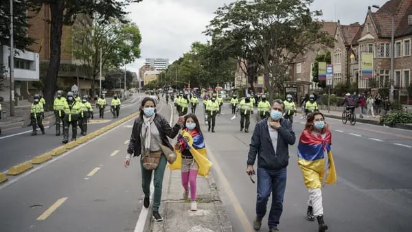 EN VIVO | Marchas a favor Petro: cómo avanza, rutas y bloqueos en Bogotádfd