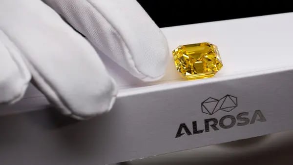 EE.UU. sanciona firma rusa que produce 30% de diamantes del mundodfd