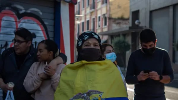 Advierten que, si no baja el gasto, Ecuador puede tener una crisis peor a la de 1998dfd