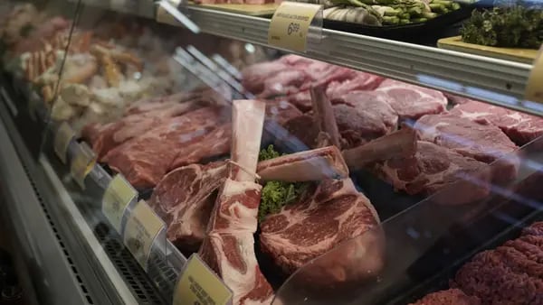Precios de la carne seguirán subiendo, según importante empacador de EE.UU.dfd