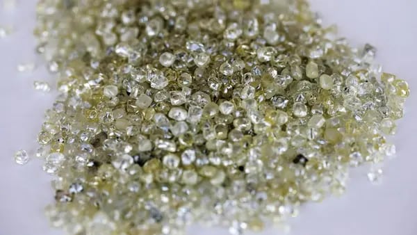 De Beers aumenta precio de sus diamantes ante mayor demandadfd