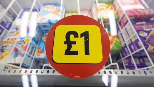 Libra cotiza a mínimo de 37 años mientras Reino Unido combate la alta inflacióndfd