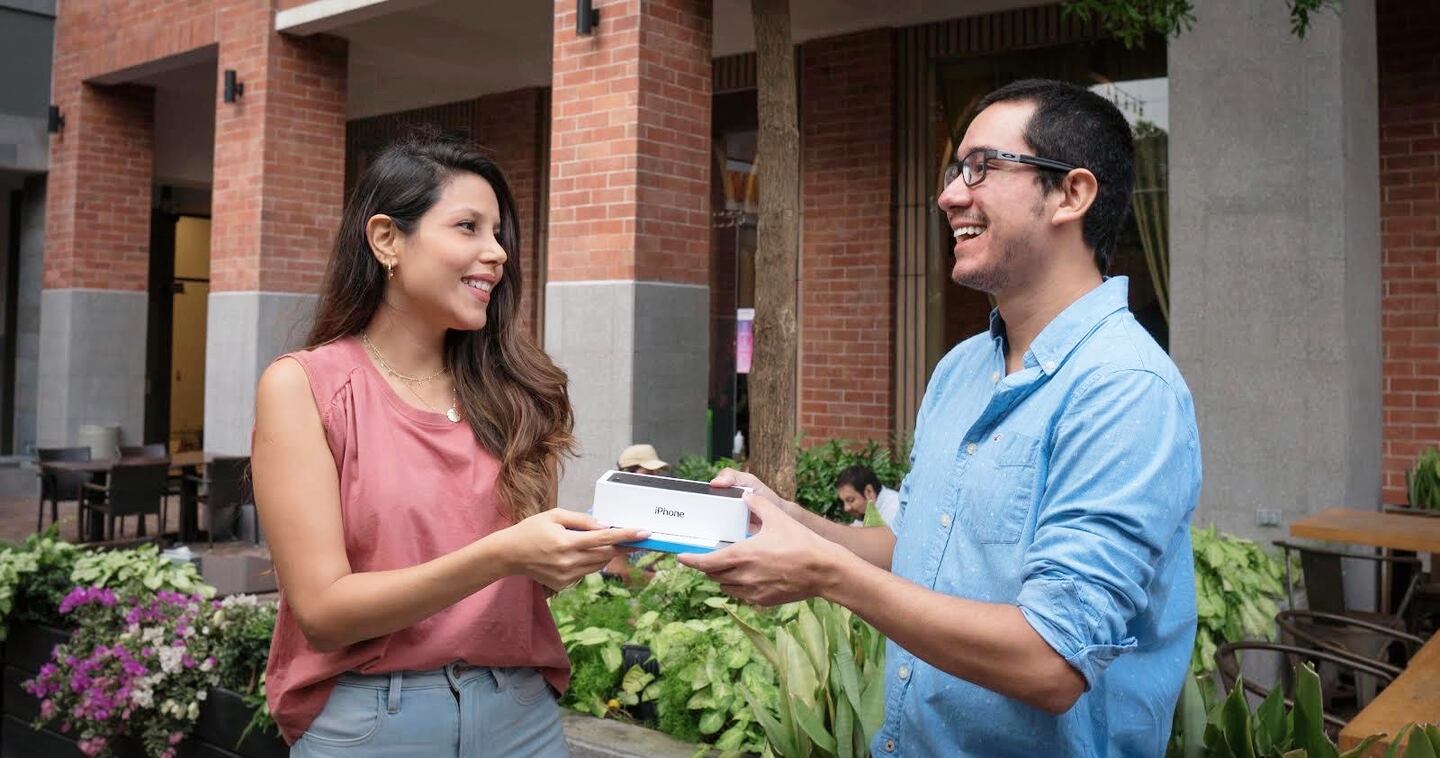 Shappi lets Ecuadorians shop for items in the U.S. by offering an international delivery service based on regular travelers