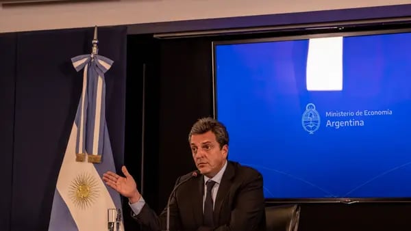Argentina Bonds Jump as Economy Minister Startles Markets With $1 Billion Buybackdfd