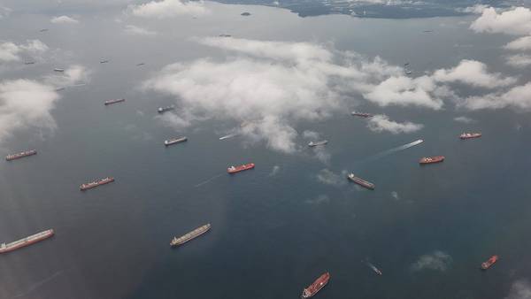 Las colas de buques en Canal de Panamá señalan aumentos en los cuellos de botelladfd