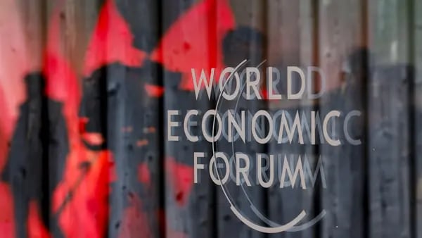 Pese a guerras y tensiones políticas, élite de Davos confía en resiliencia de la economíadfd