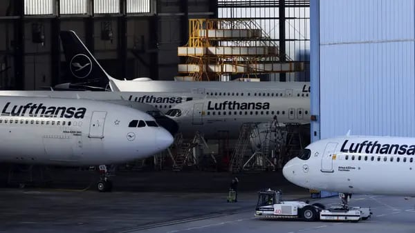Lufthansa evita greve de pilotos na última hora com oferta de aumento salarial dfd