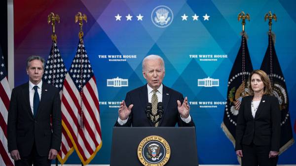 Biden dice que Rusia evalúa un ciberataque e insta a las empresas a estar alertadfd