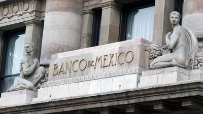 Banxico debe mantener ritmo de 75 puntos base ante un verano inflacionariodfd