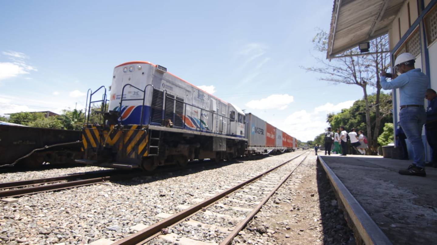 Acuerdo por $2.100 millones entre Colombia y Reino Unido reactivará los trenes.