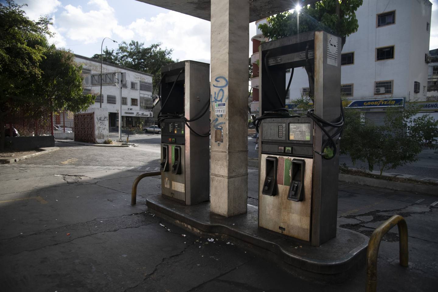 Una gasolinera abandonada de Petróleos de Venezuela SA (PDVSA) en Caracas, Venezuela, el sábado 27 de febrero de 2021. Fotógrafo: Bloombergdfd