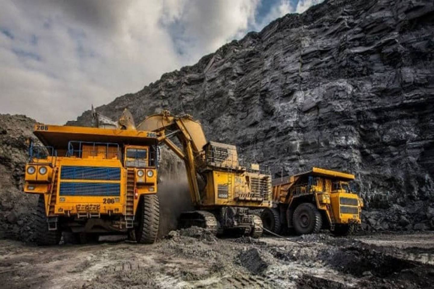 En empleo minero en el Perú el 2021 se alcanzó una cifra récord al mes de noviembre, cuando se llegó a un total de 246.641 trabajadores en el sector. Esta cifra superó a la que había anteriormente.dfd