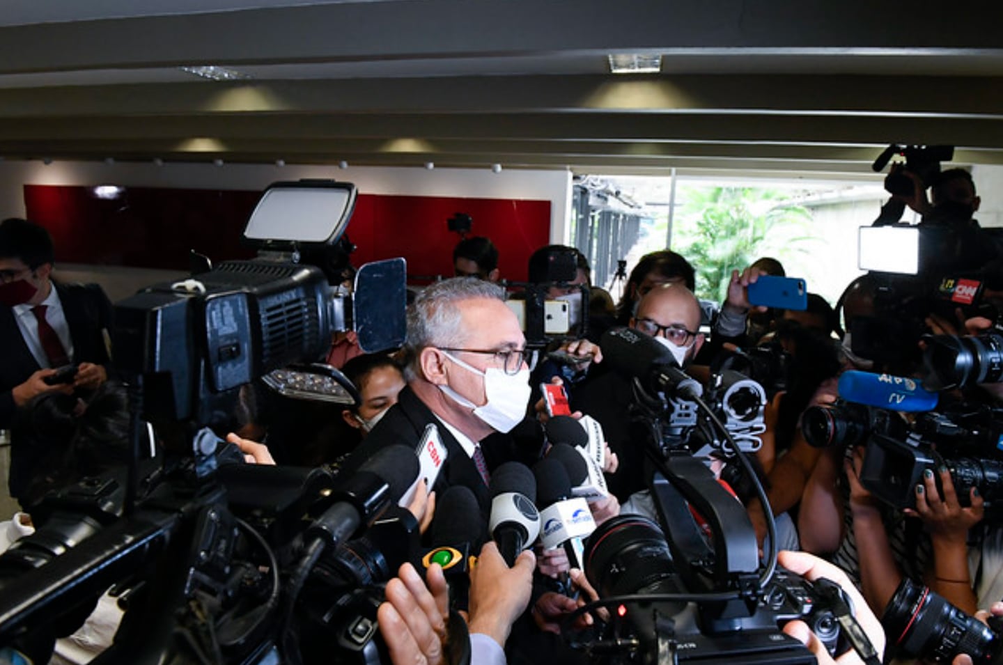O senador Renan Calheiros (MDB-AL), relator da CPI, pediu o indiciamento do presidente Bolsonaro
