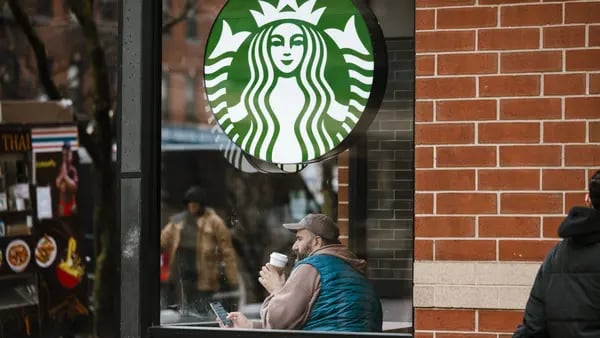 Starbucks: plano de expansão inclui lojas mais silenciosas e foco em drive-thrudfd