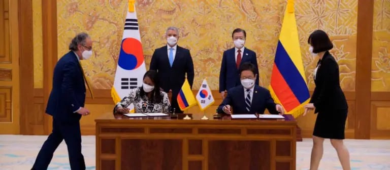 Presidentes de Colombia y Corea del Sur asistieron a la firma de 6 instrumentos de cooperacióndfd