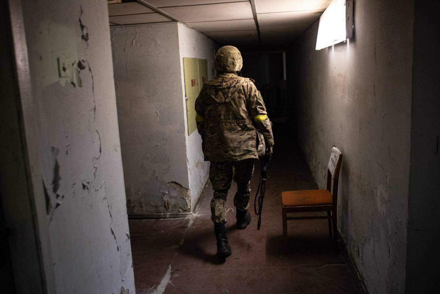 Miembros de la Defensa Territorial de Ucrania en un puesto de defensa en Kiev, Ucrania, el miércoles 2 de marzo de 2022. Rusia dijo que seguiría adelante con su invasión de Ucrania hasta que se cumplan sus objetivos, mientras se veían tropas moviéndose en un gran convoy hacia la capital, Kiev. Fotógrafo: Erin Trieb/Bloomberg