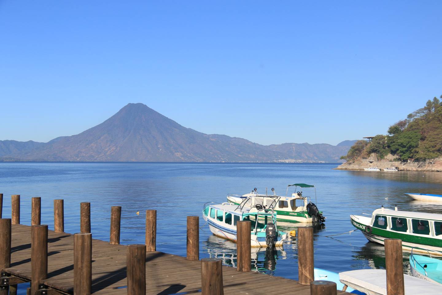 Otro de los destinos más buscados en Guatemala es Panajachel por su vista al lago.