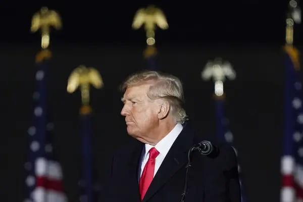 Trump durante un mitin "Salvar América" en Vandalia, Ohio, el 7 de noviembre de 2022.