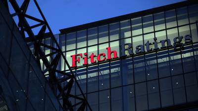 Fitch Ratings bajó a negativa la calificación crediticia de Ecuadordfd