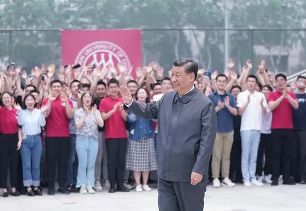 El Presidente Xi Jinping en la Universidad Renmin de China en abril. Fotógrafo: Xie Huanchi