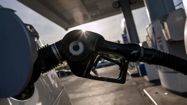EE.UU. podría limitar exportación de combustibles ante mayor precio de la gasolinadfd