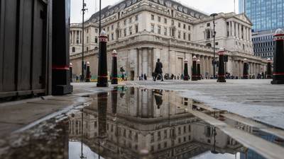 Aspirantes a primer ministro en Reino Unido criticaron mandato del banco centraldfd