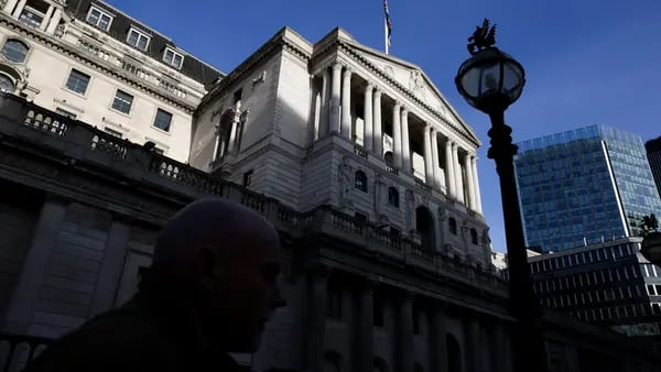 Bailey insinúa que el Banco Central de Inglaterra podría recortar las tasas antes que la Fed dfd