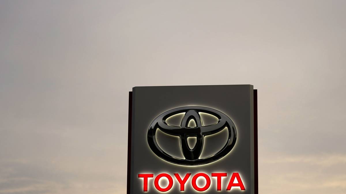 Escassez de chip deve comprometer meta anual de produção da Toyota
