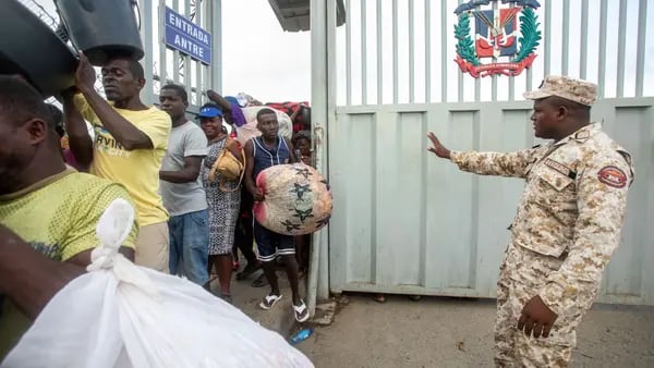 República Dominicana cierra frontera con Haití ante disputa fluvialdfd