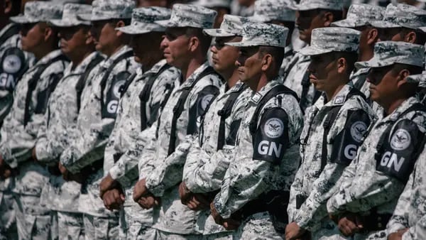 AMLO desafía a la Constitución al poner a Guardia Nacional bajo control militardfd