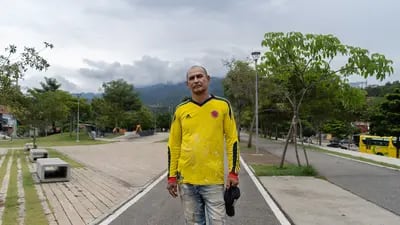 Mauricio Jaime Ayala, líder del barrio Bavaria y seguidor de Rodolfo Hernández en Bucaramanga, Colombia, el viernes 03 de junio de 2022.