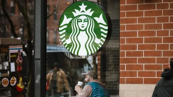 Starbucks tem primeira queda nas vendas desde 2020 com demanda mais fraca do exteriordfd