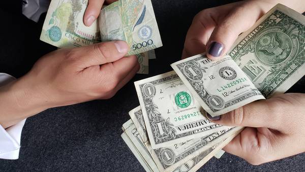 Dólar en Colombia se mantendría fuerte por lo menos hasta 2024: BBVAdfd