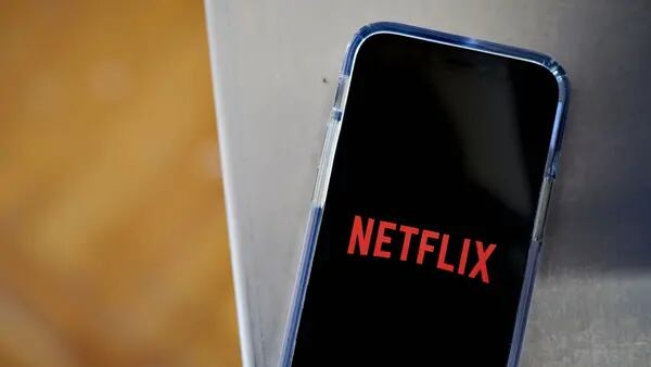 Netflix se desploma tras otro trimestre con crecimiento decepcionantedfd